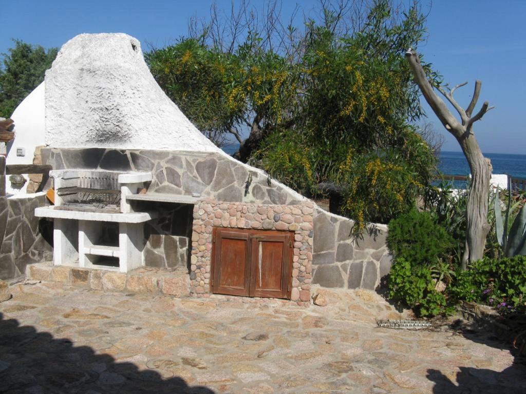 Studio Marinedda Isola Rossa Rum bild