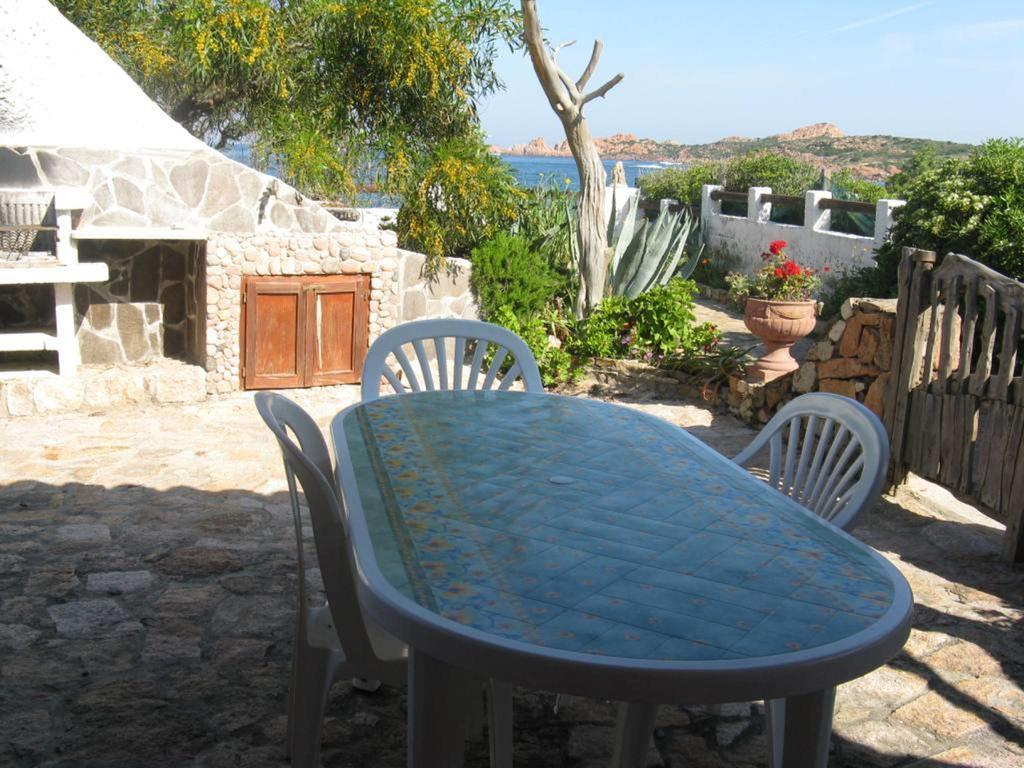 Studio Marinedda Isola Rossa Rum bild